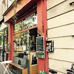Sunny And Serene Hideaway In Central Paris With Ac